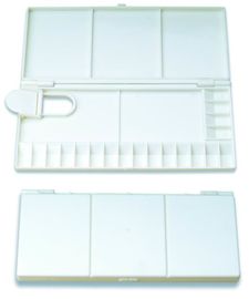 白いプラスチック ペンキのパレットの水彩画の絵画付属品の別のサイズの別の形